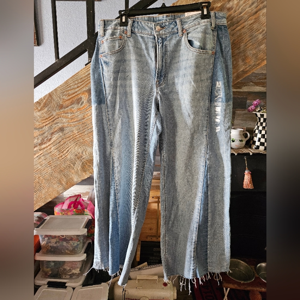 Stylish Blue Distressed Women Jeans